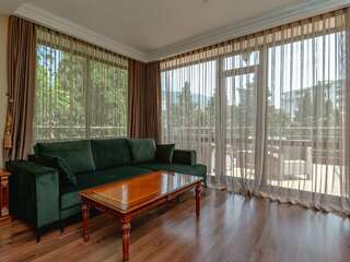 Гостиница Бульвар Ялта Люкс с террасой-4