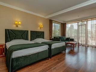 Гостиница Бульвар Ялта Люкс с террасой-5