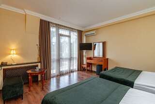 Гостиница Бульвар Ялта 2-местный номер стандарт улучшенный-5