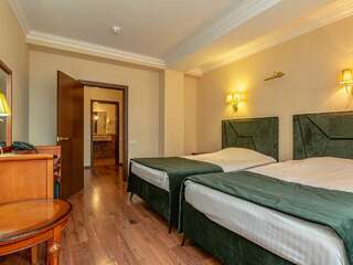 Гостиница Бульвар Ялта Стандартный двухместный номер с 1 кроватью или 2 отдельными кроватями-6