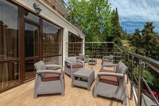 Гостиница Бульвар Ялта 3-местный 1-комнатный номер люкс-11