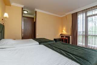Гостиница Бульвар Ялта 2-местный номер стандарт улучшенный-3