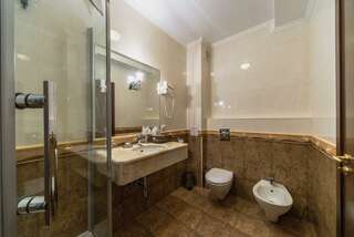 Гостиница Бульвар Ялта 2-местный номер стандарт улучшенный-7