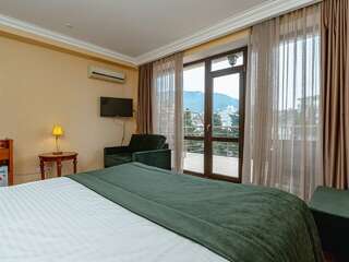 Гостиница Бульвар Ялта Полулюкс с террасой-9