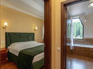 Гостиница Бульвар Ялта Люкс с балконом-7