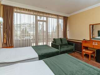 Гостиница Бульвар Ялта Полулюкс с террасой-5