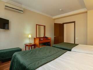 Гостиница Бульвар Ялта Стандартный двухместный номер с 1 кроватью или 2 отдельными кроватями-7