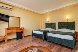 Гостиница Бульвар Ялта 2-местный номер стандарт улучшенный-1