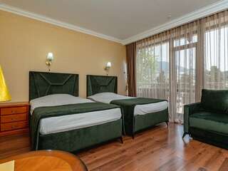 Гостиница Бульвар Ялта Полулюкс с террасой-2