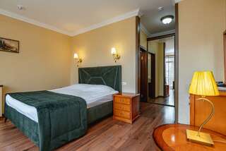 Гостиница Бульвар Ялта 3-местный 1-комнатный номер полулюкс-11